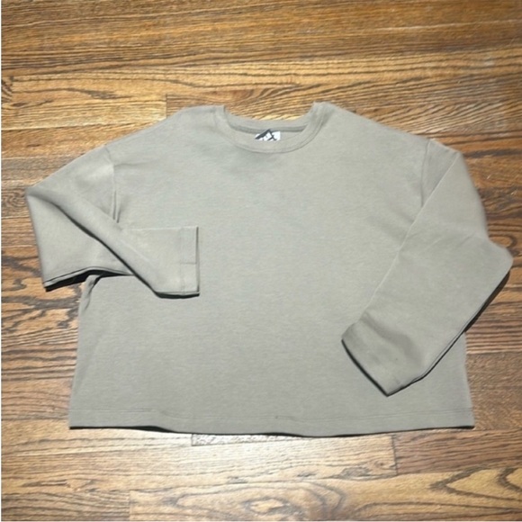 Long Sleeve Oversized Top - New - Picture 3 of 4